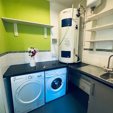 Harrington House - 6 Bedrooms Holiday home *