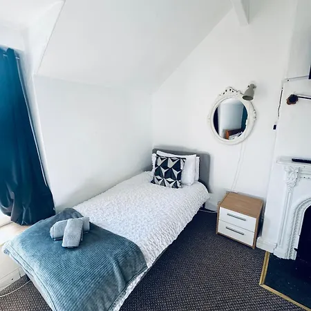 Harrington House - 6 Bedrooms